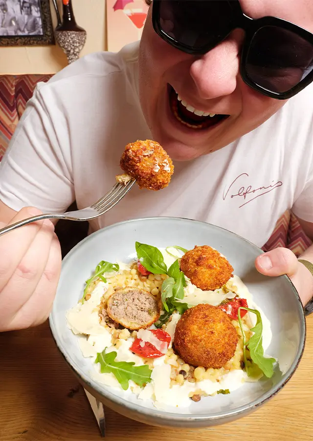 PHOTOA_01D_VOLFONI_640x900